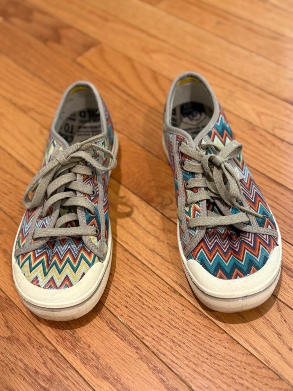KEEN Women's Elsa Lite Chevron Canvas Sneakers Size US 7.5